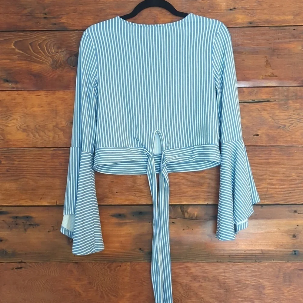 Polly & Esther | Striped Long Bell Sleeve V-neck Crop Top with Back Tie Size XL - Picture 3 of 8